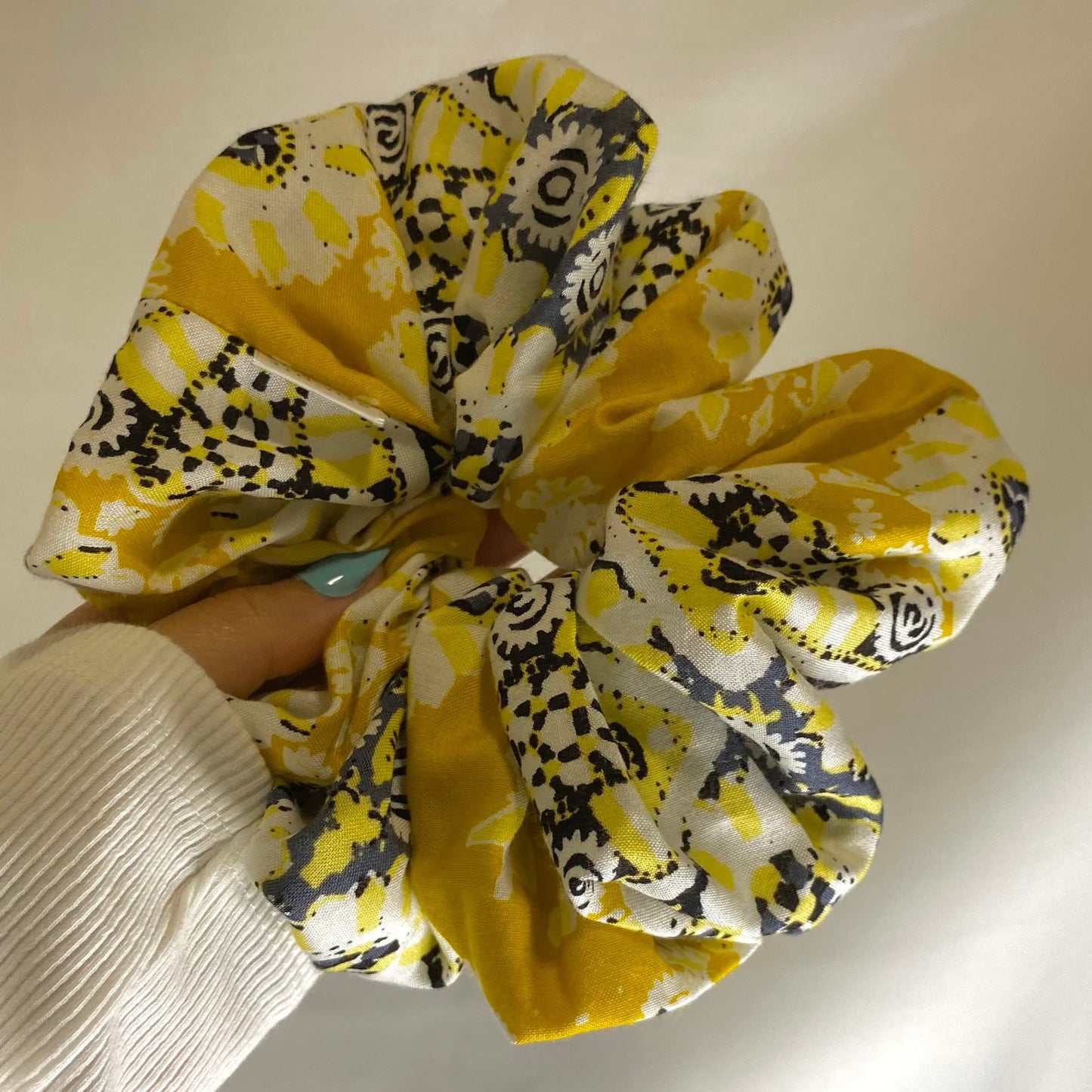 Handmade hair scrunchies | Warm yellow hair ties | Rochie Scrunchie & Co